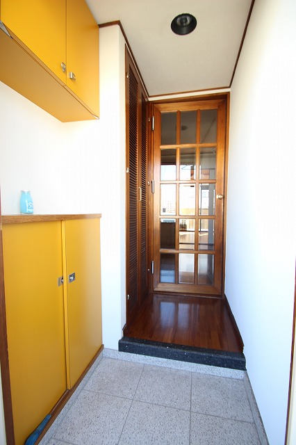玄関　同物件、別号室のものです。