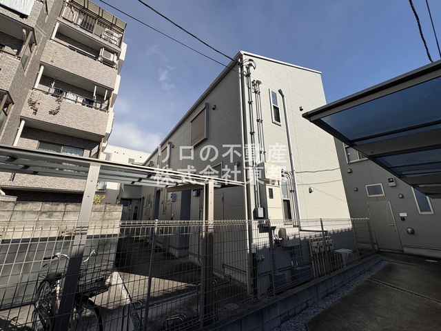 建物外観　最寄駅まで１３分かかりますが、健康のため歩くのもいいですね！