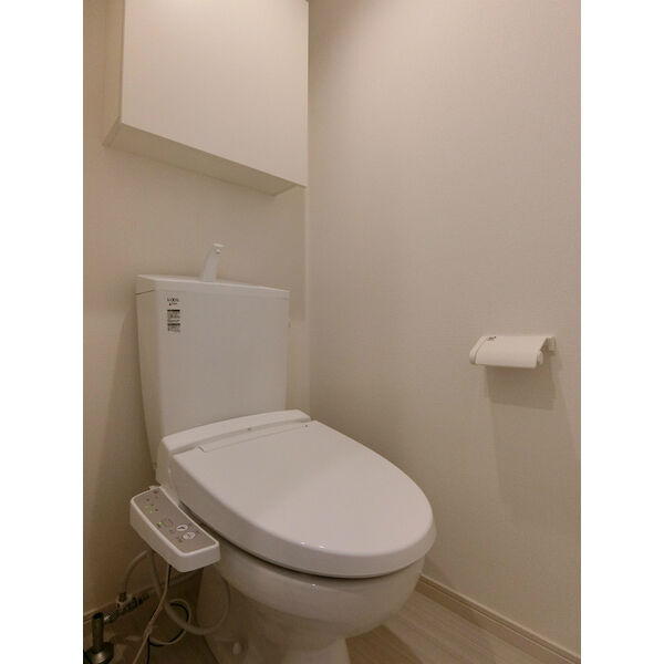 トイレ　※別室の参考写真の為、現況優先です。