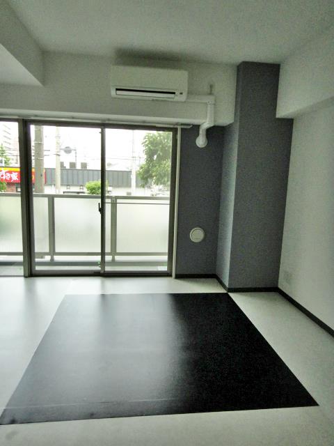 オベリスク藤崎の居間写真