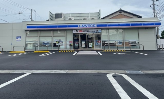 コンビニ　ローソン　姫路白浜町寺家店（コンビニ）まで585m