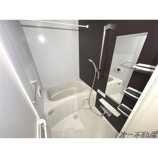 バス・シャワールーム　バスルーム