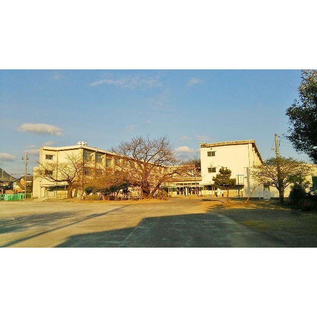 小学校　黒野小学校　　４４（小学校）まで1750m