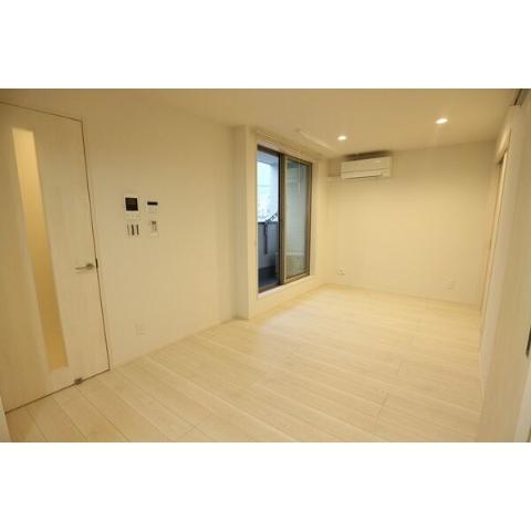 居室・リビング　室内