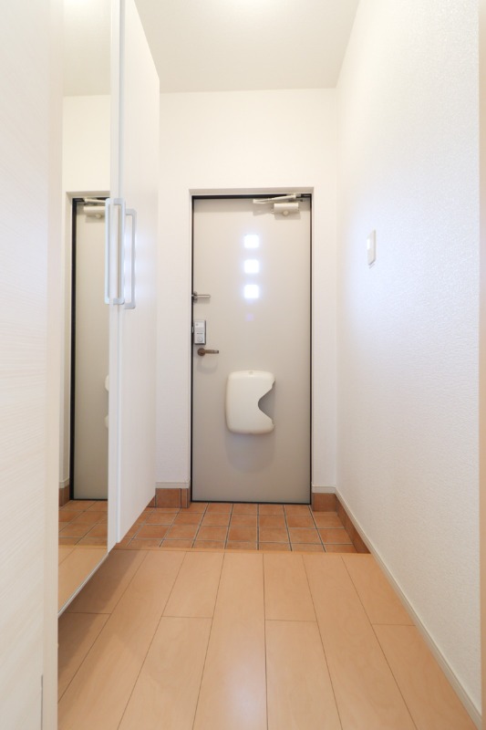 玄関　図面と現状に相違がある場合には現状を優先