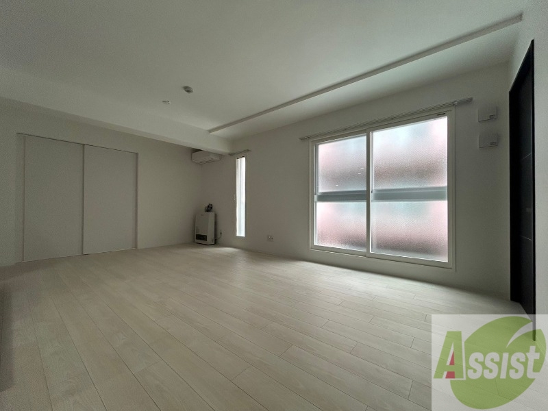 居室・リビング　広くてキレイなお部屋が広がっていて、充実した生活が送れそう。