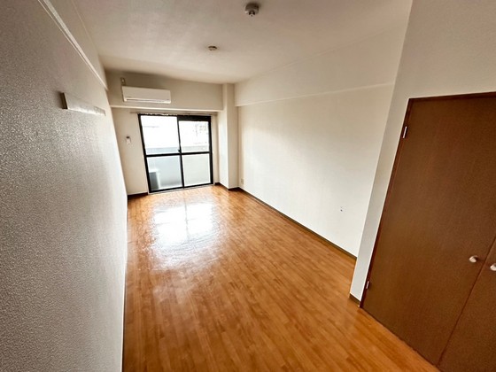 居室・リビング　※別部屋の写真です