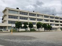 小学校　多摩市立貝取小学校（小学校）まで322m