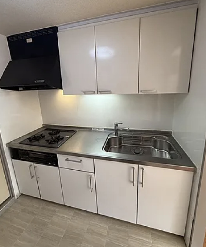 キッチン　コンパクトなキッチンで掃除もラクラク