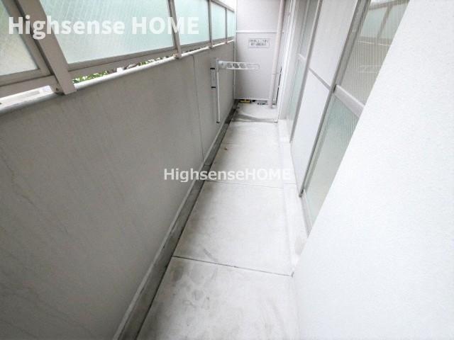 バルコニー　陽当たり良好なバルコニーです