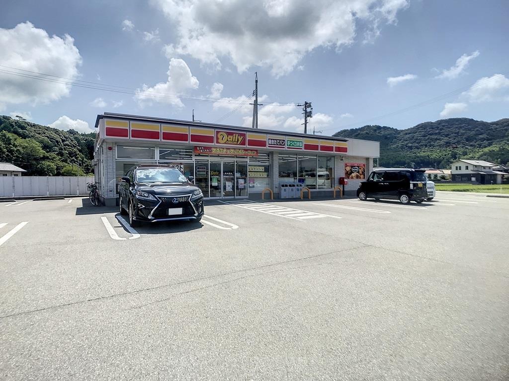 コンビニ　デイリーヤマザキ山口吉田店（コンビニ）まで611m
