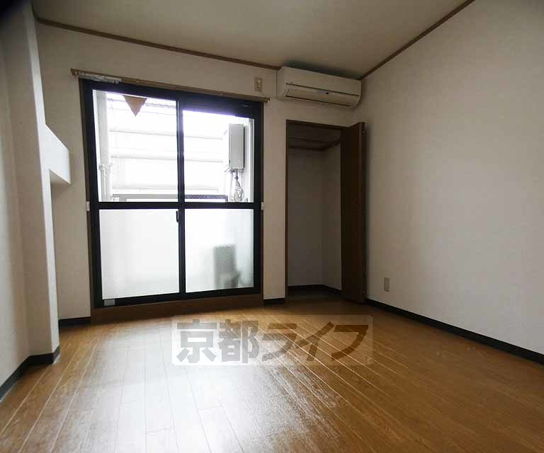 居室・リビング　ＪＲ円町徒歩２分、ネット無料！