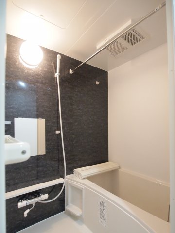 バス・シャワールーム　サーモスタッドで温度調整が簡単
