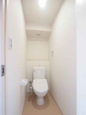 トイレ　温水洗浄便座