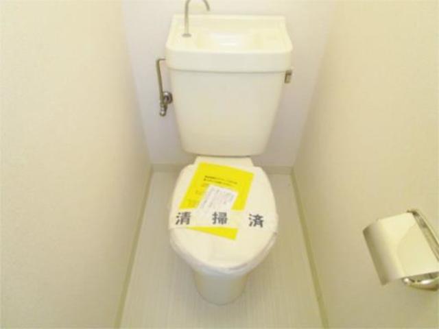 トイレ　トイレも独立していて便利