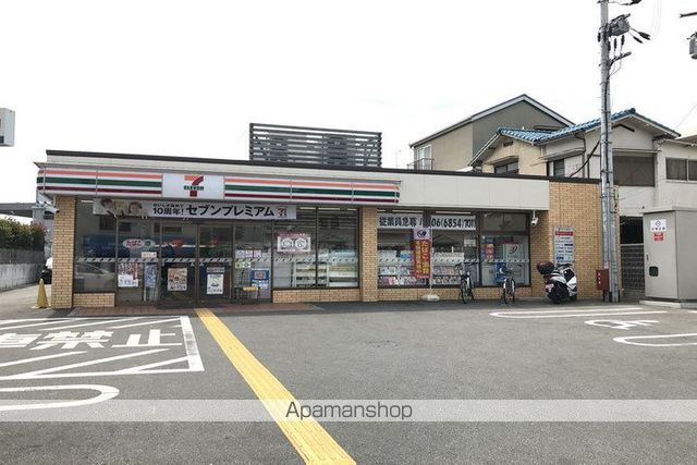 コンビニ　セブンイレブン（コンビニ）まで390m