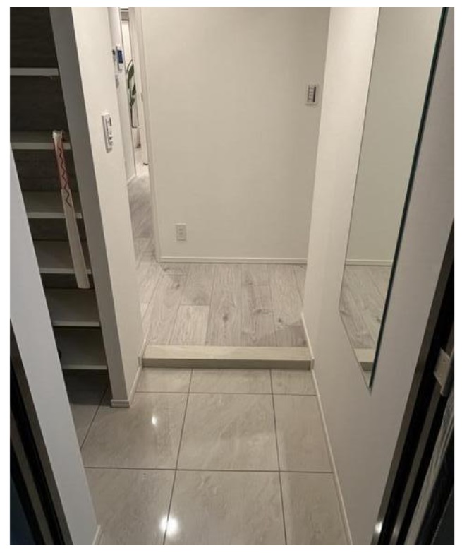 玄関　コンフォリア・リヴ谷町四丁目