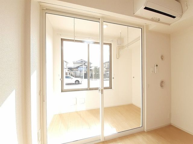 バルコニー　雨の日でも安心のサンルームです