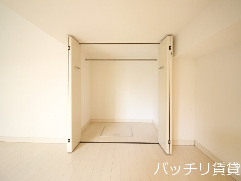 収納　別号室タイプの為、現状を優先致します。