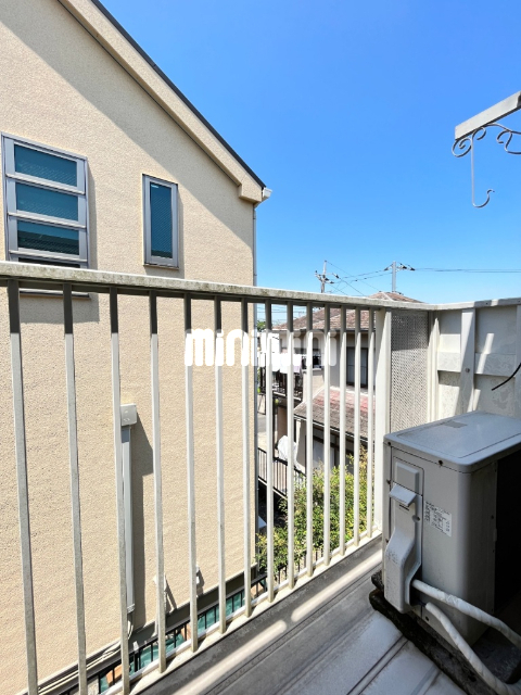 バルコニー　エアコンはサービス品です。入居中の修理交換は契約者様負担です