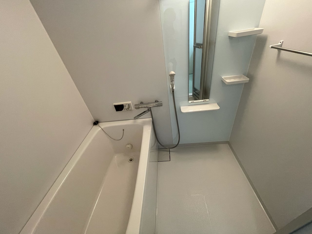 バス・シャワールーム　追炊き機能付きで便利です！