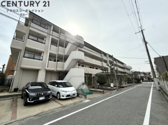 建物外観　オートロック付きで外部からの出入りが無く安心です