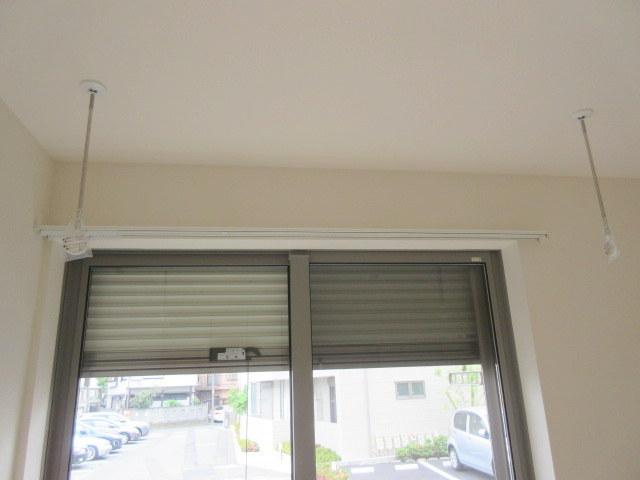 その他設備　雨の日も安心　室内物干フック