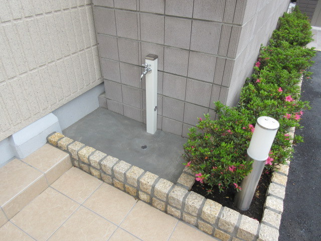 その他共有部分　お散歩帰りにはペット専用足洗い場♪