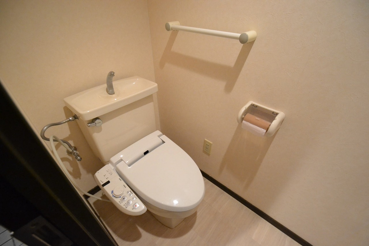 トイレ　シャワー付トイレ