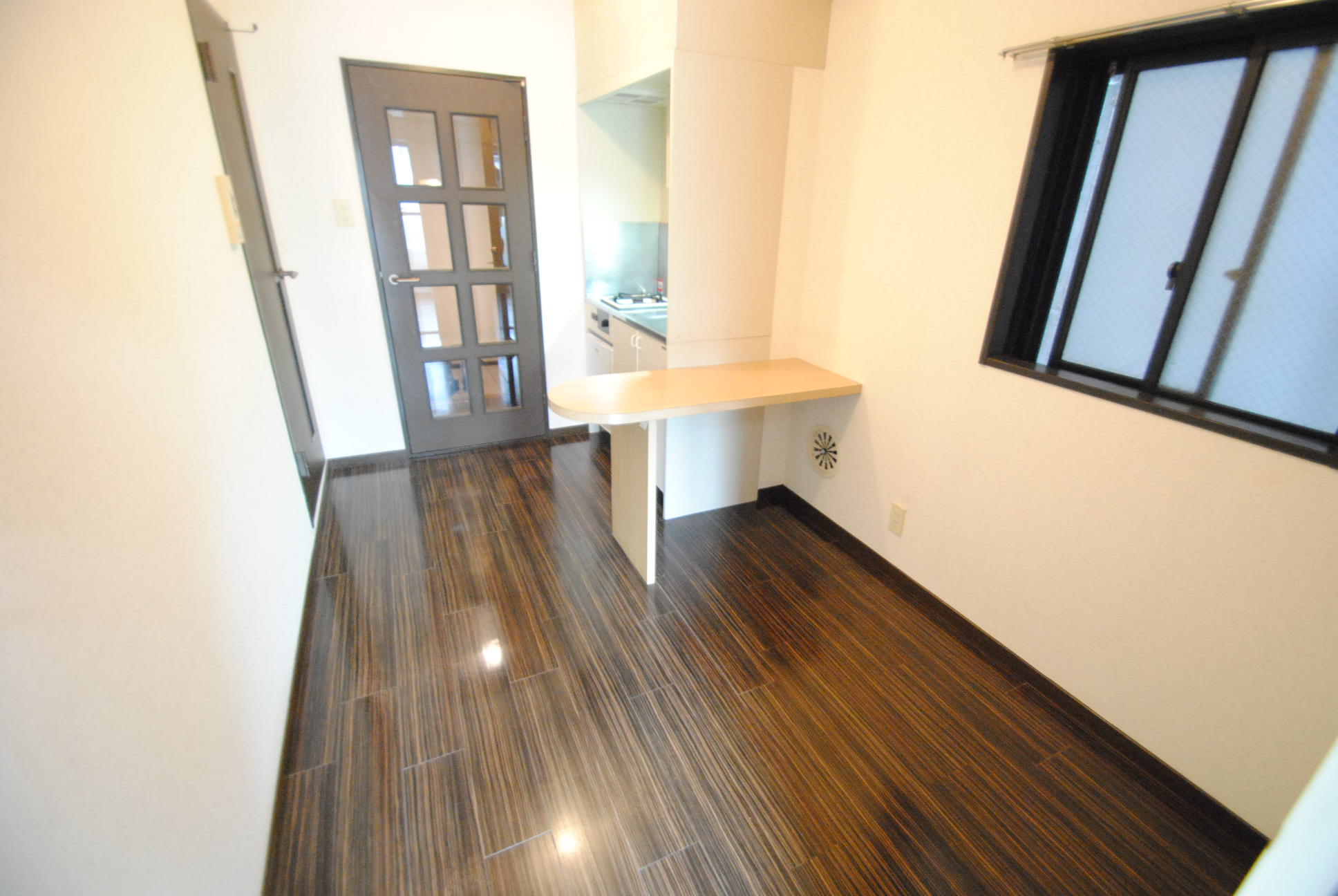 居室・リビング　カウンターキッチン