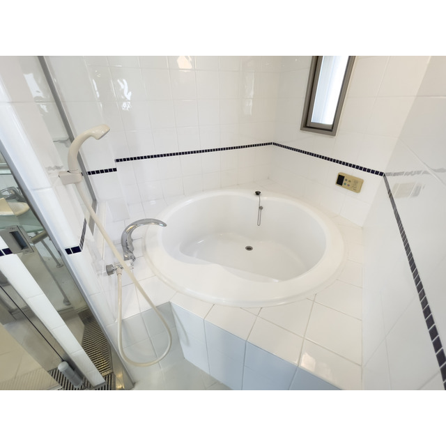 バス・シャワールーム　別部屋同タイプ