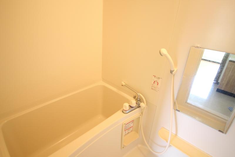 バス・シャワールーム　１　ゆったりバスタイム