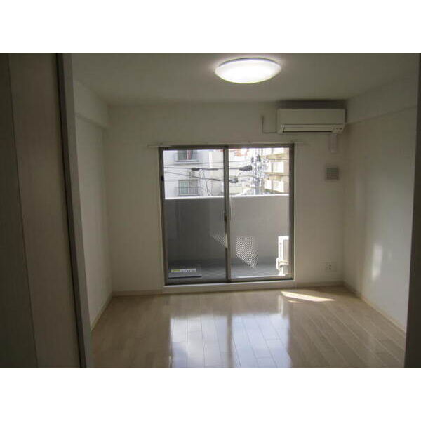 居室・リビング　同仕様写真となります。