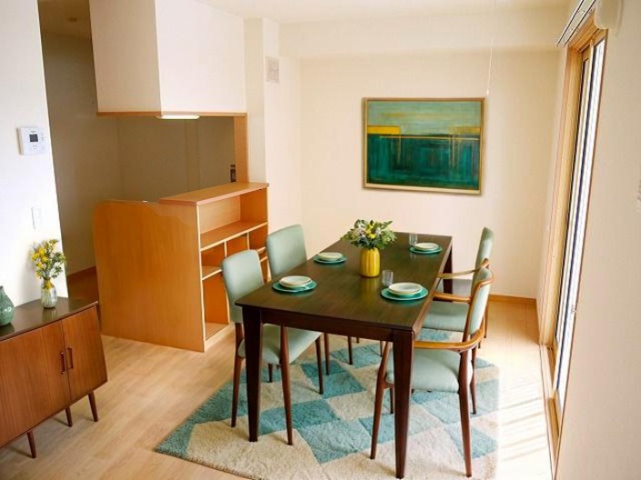 居室・リビング　CGで家具等を配置したもので家具等は含まれません