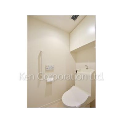 トイレ　同タイプ37階のお部屋を撮影。仕様が異なることがあります。