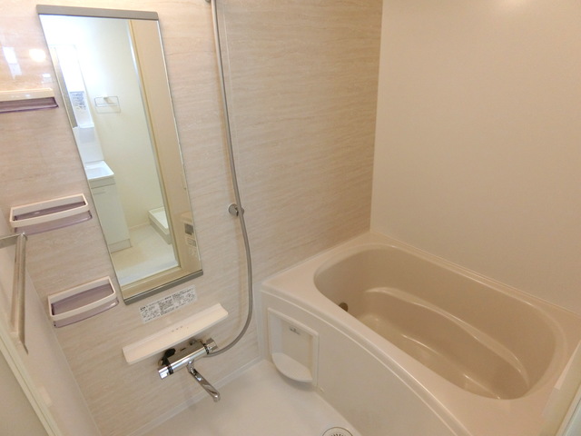 バス・シャワールーム　★浴室乾燥機・追焚機能★