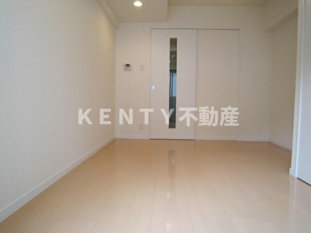 居室・リビング　こちらのリビングで趣味の時間をお楽しみください