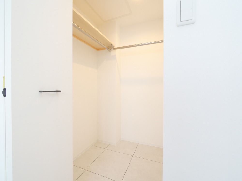 収納　収納力のあるウォークインクローゼットです！