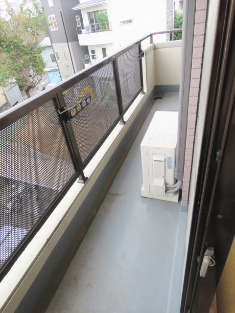 バルコニー　★２部屋にまたがるバルコニーです★