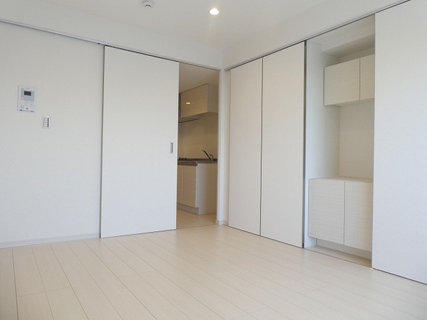 居室・リビング　同物件別室写真