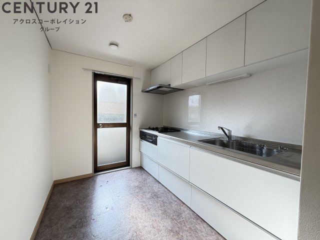 キッチン　収納豊富なキッチン