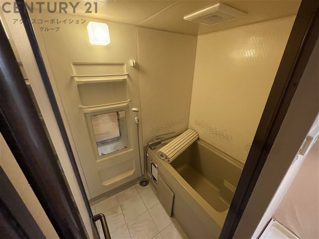 バス・シャワールーム　シンプルで機能的なユニットバスです