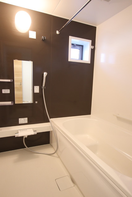 バス・シャワールーム　ゆったり入れる浴室★