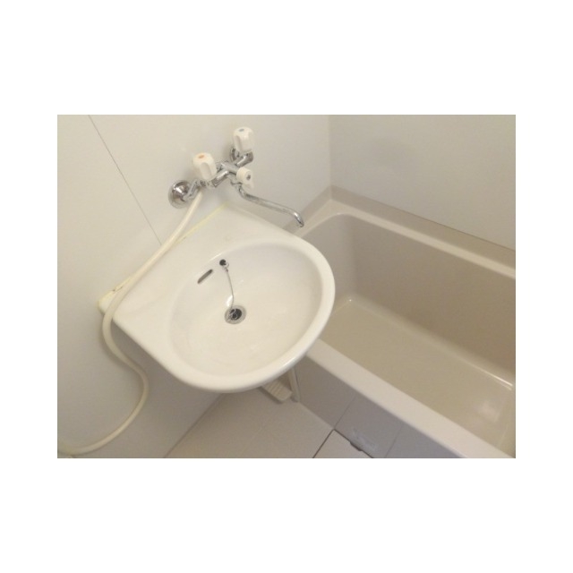 バス・シャワールーム　一日の疲れをお取りくださいませ。