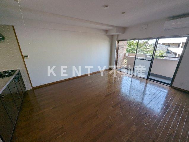 居室・リビング　和室ならではの温かな和の空間で寛ぎの時間を過ごせます