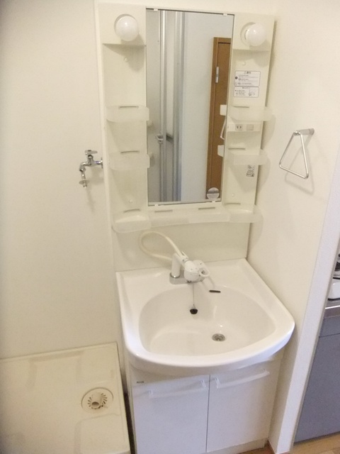 トイレ　※室内写真は同間取りの別号室の写真です。