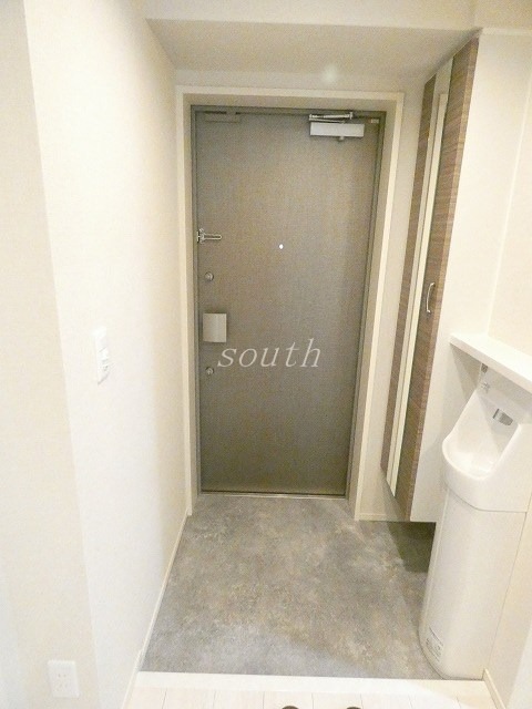 玄関　手洗い場付きの玄関