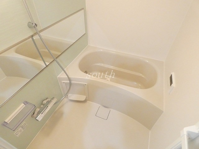 バス・シャワールーム　浴室乾燥機付きのお風呂