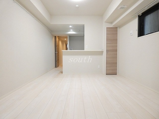 居室・リビング　洗練された清潔感漂う清楚な仕上がり