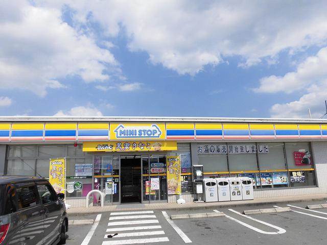 コンビニ　ミニストップ三島梅名店（コンビニ）まで298m